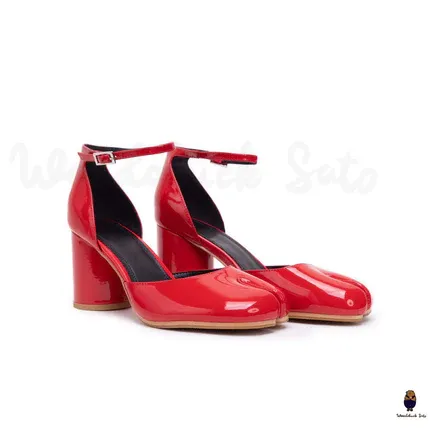 WoodChuckSato Bright Red Tabi Split-Toe Leather Hollow